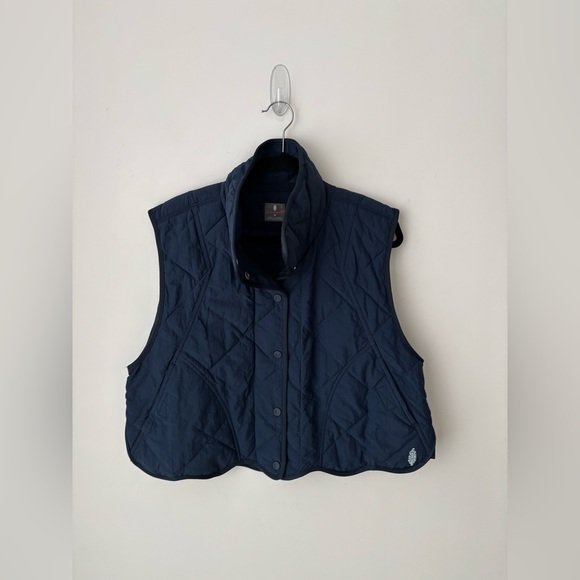 Free People Jackets & Blazers - Free People Movement Quinn Quilted Puffer Vest Navy Cropped XS